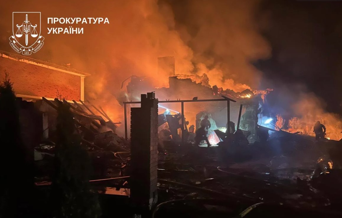 Нічна атака БпЛА на Київщину: у Броварському районі загинули директор ліцею, її чоловік та 3-річний онук Нічна атака БпЛА на Київщину: у Броварському районі загинули директор ліцею, її чоловік та 3-річний онук
